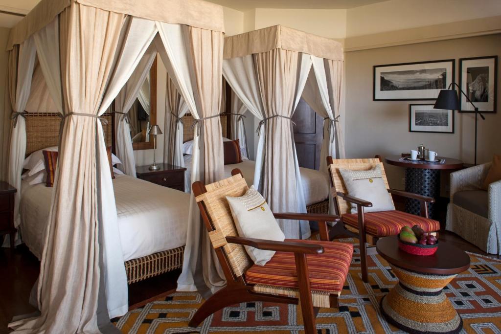 Four Seasons Safari Lodge